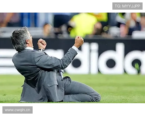 穆里尼奥与球员关系近期表现稳健,执教风格持续引发关注 穆里尼奥与球员关系近期表现稳健,执教风格持续引发关注