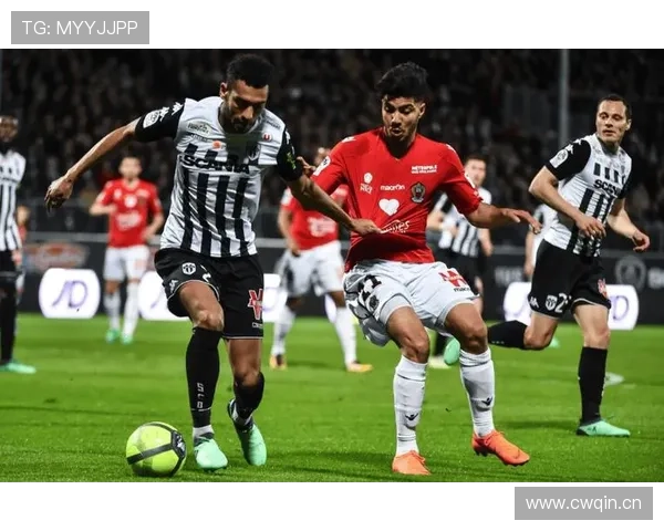 弗赖堡球员近期表现稳健,整体状态持续提升 弗赖堡球员近期表现稳健,整体状态持续提升