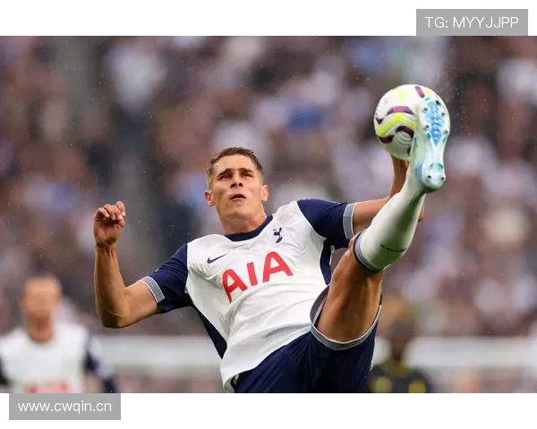 热刺“中场迷失”:战术体系危机,豪门定位遭质疑! 热刺“中场迷失”:战术体系危机,豪门定位遭质疑!