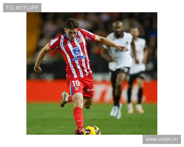 瓦伦西亚传统豪门地位下滑,对球队历史底蕴与现代竞争格局产生双重影响 瓦伦西亚传统豪门地位下滑,对球队历史底蕴与现代竞争格局产生双重影响