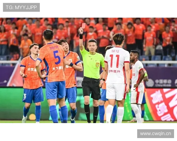 山东泰山赢球难掩场面失控隐患,防守稳定性面临考验 山东泰山赢球难掩场面失控隐患,防守稳定性面临考验